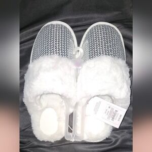 Target Silver‎ Rae Women M 7/8 Slippers Cozy Faux Fur Plush Comfort Slides